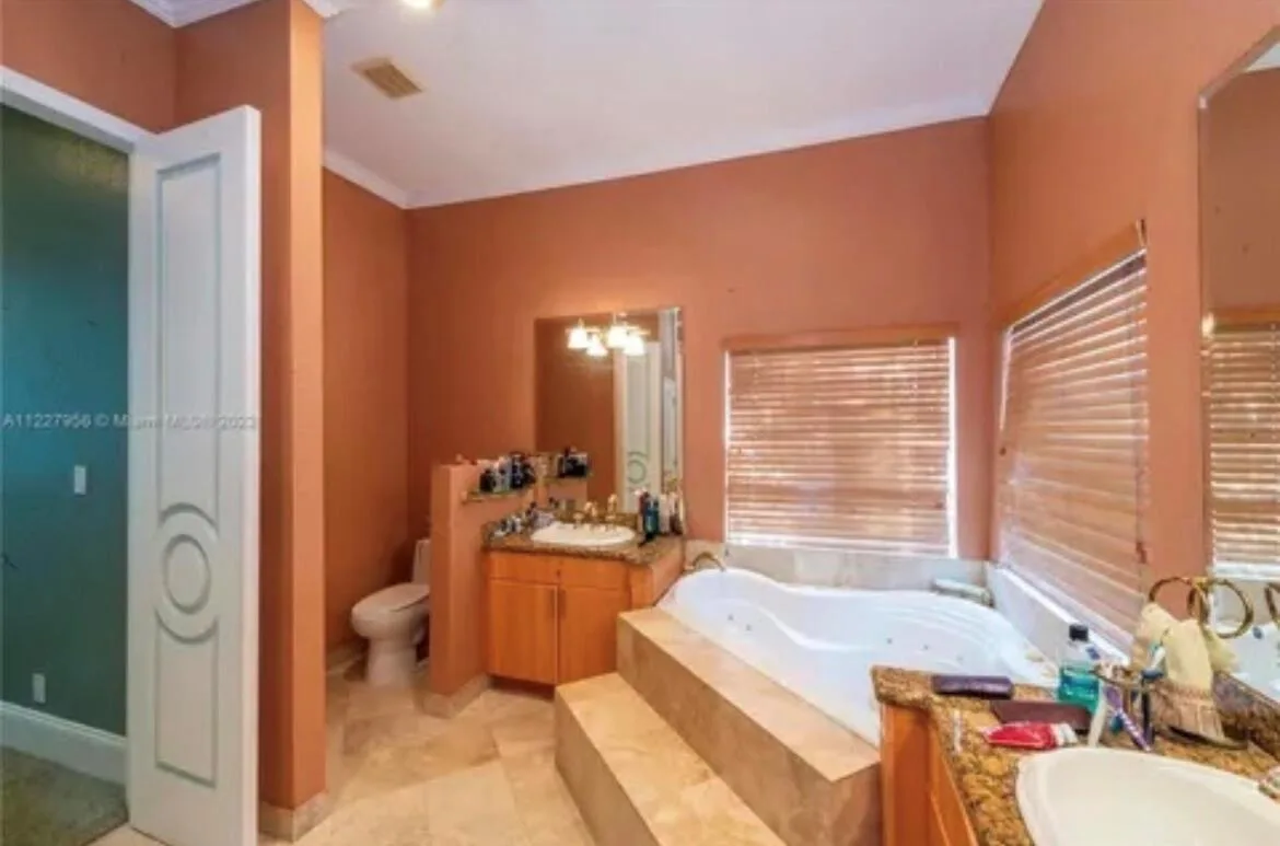 423 NE 3rd Street, Pompano Beach, FL 33060 photo 12