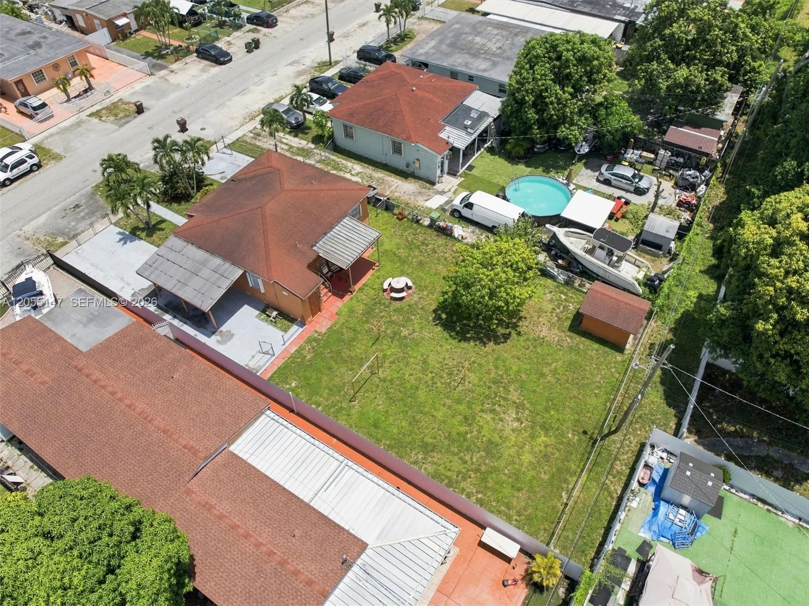 636 E 48th St, Hialeah, FL 33013 photo 4
