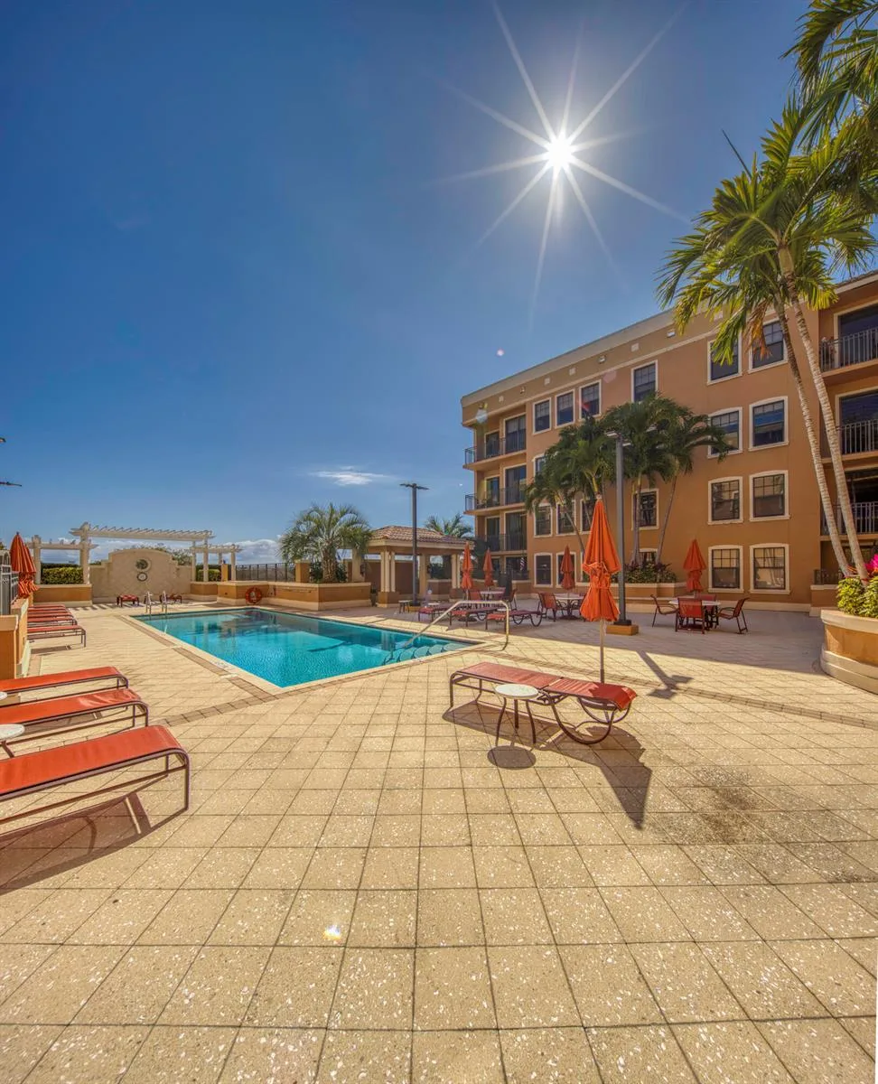 511 Lucerne Avenue # 401, FL 33460