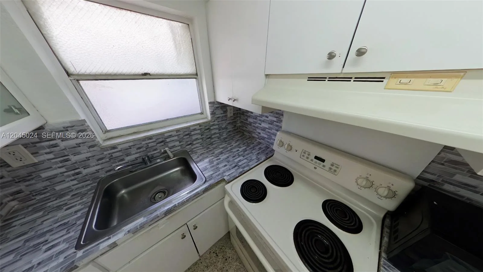 2712 W 10th Ave # 5, Hialeah, FL 33010 photo 3