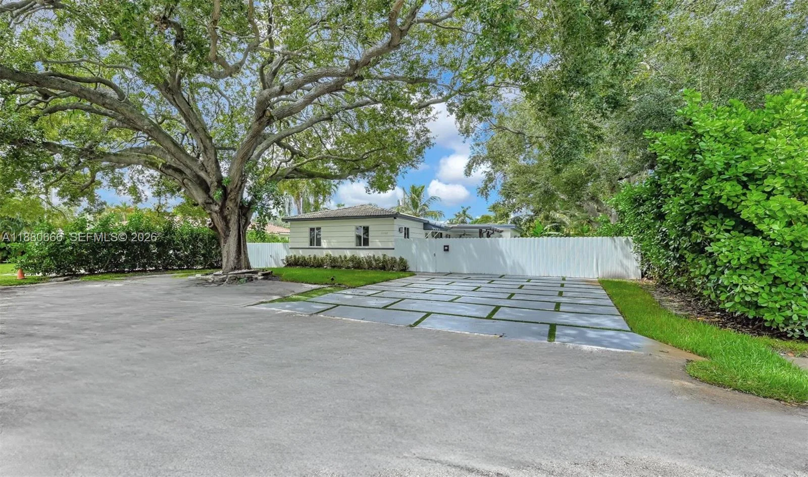 11102 NE 9th Ct, Biscayne Park, FL 33161