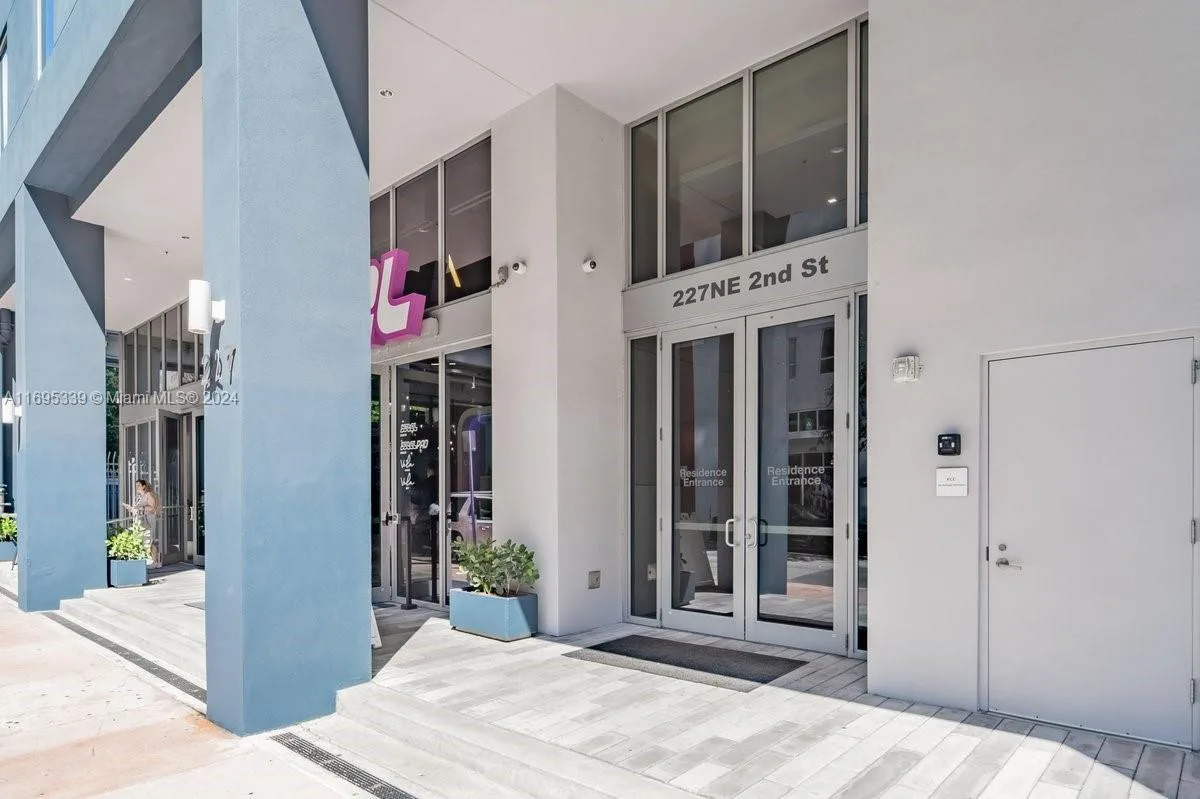 227 NE 2nd St # 2613, Miami, FL 33132