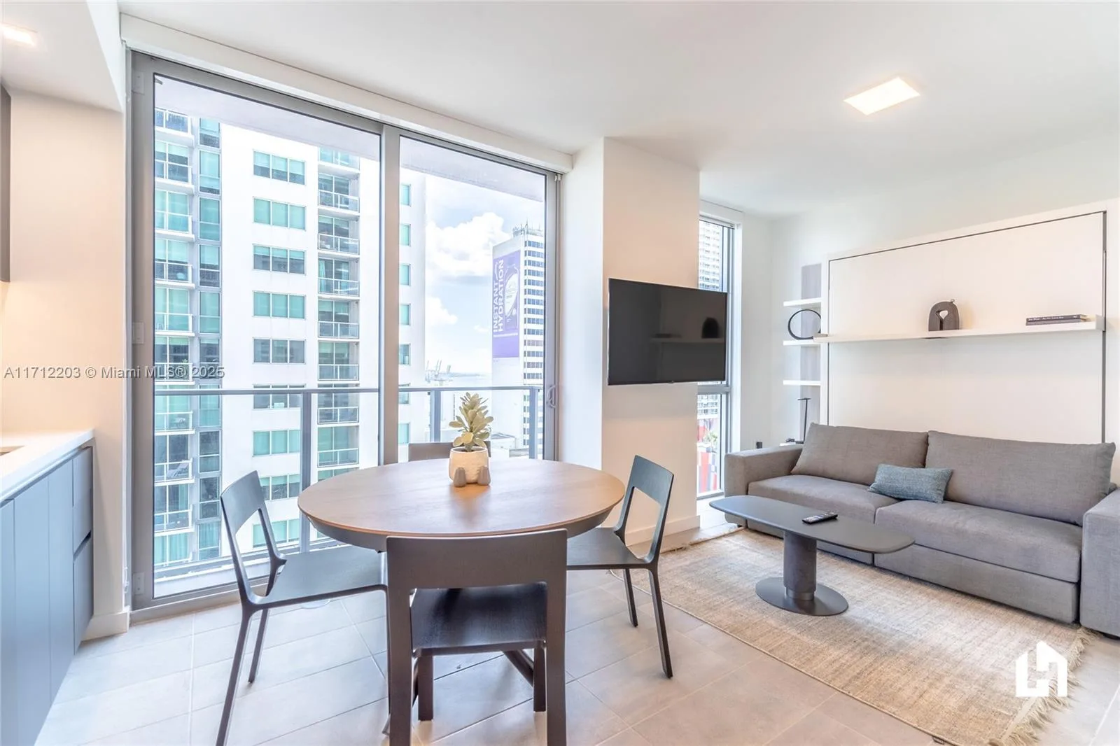 227 NE 2nd St # 2412, Miami, FL 33132
