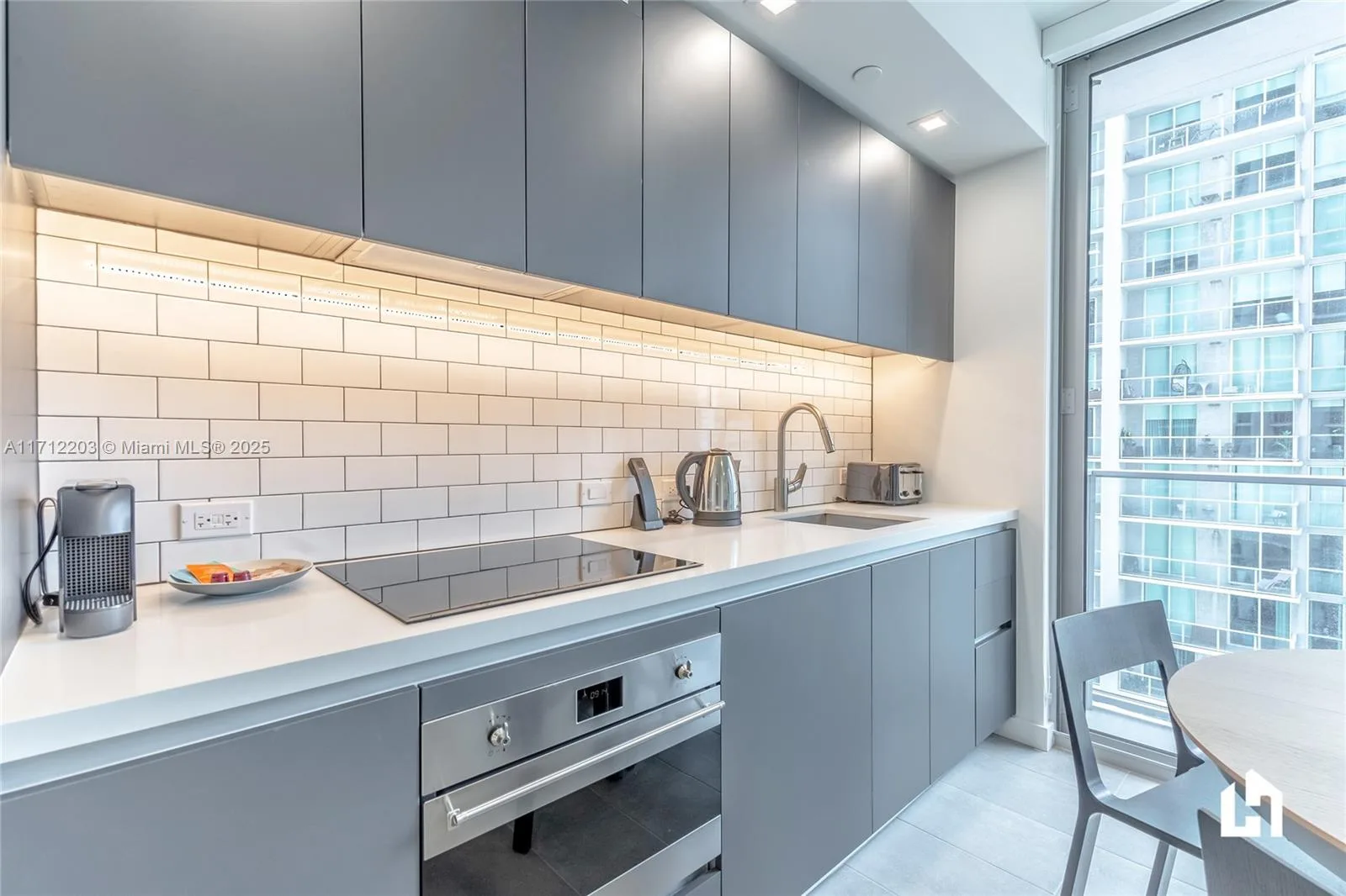 227 NE 2nd St # 2412, Miami, FL 33132 photo 8