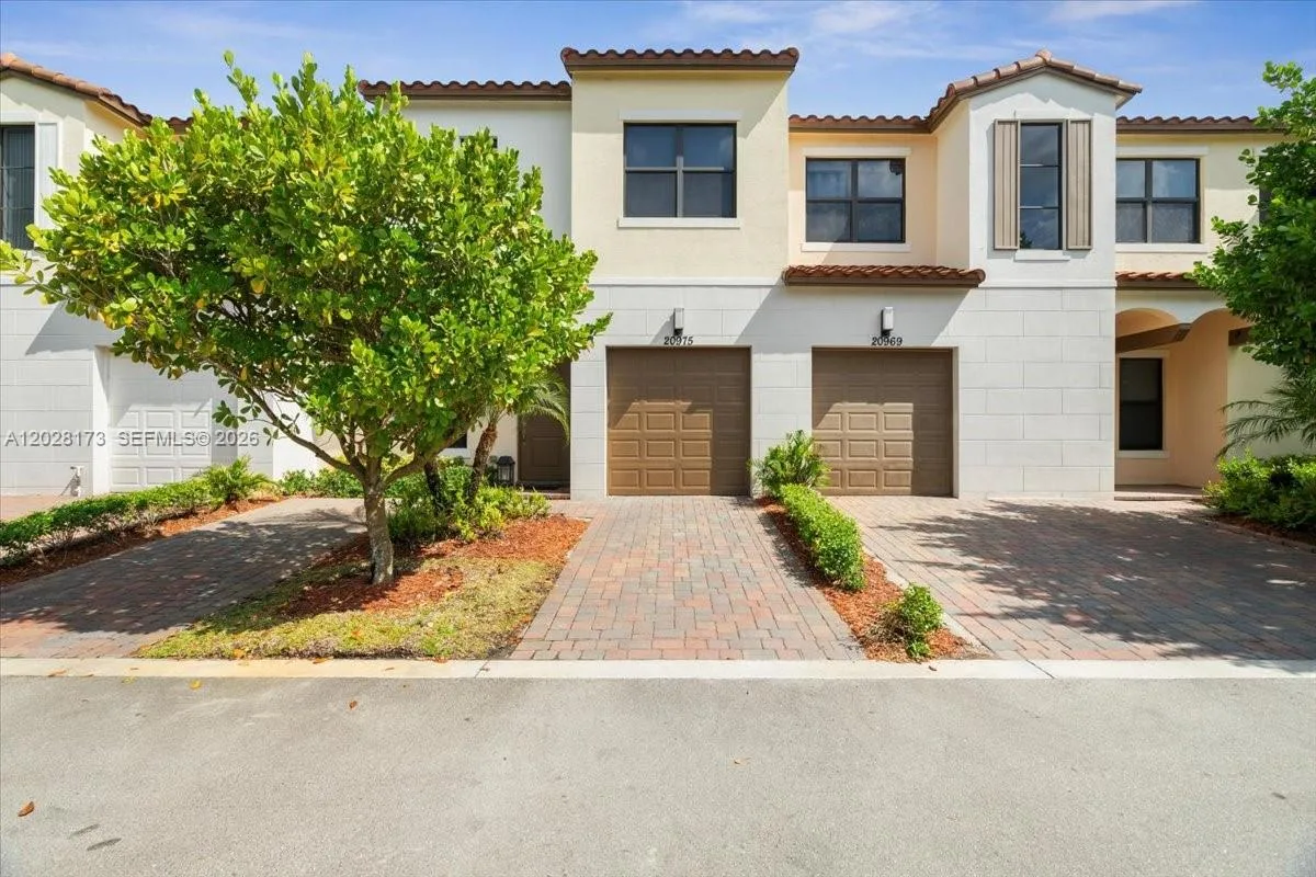 20975 NW 1st Ct, Pembroke Pines, FL 33029