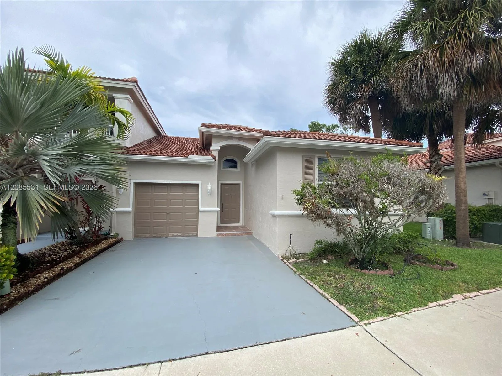 856 NW 132nd Ave, Pembroke Pines, FL 33028