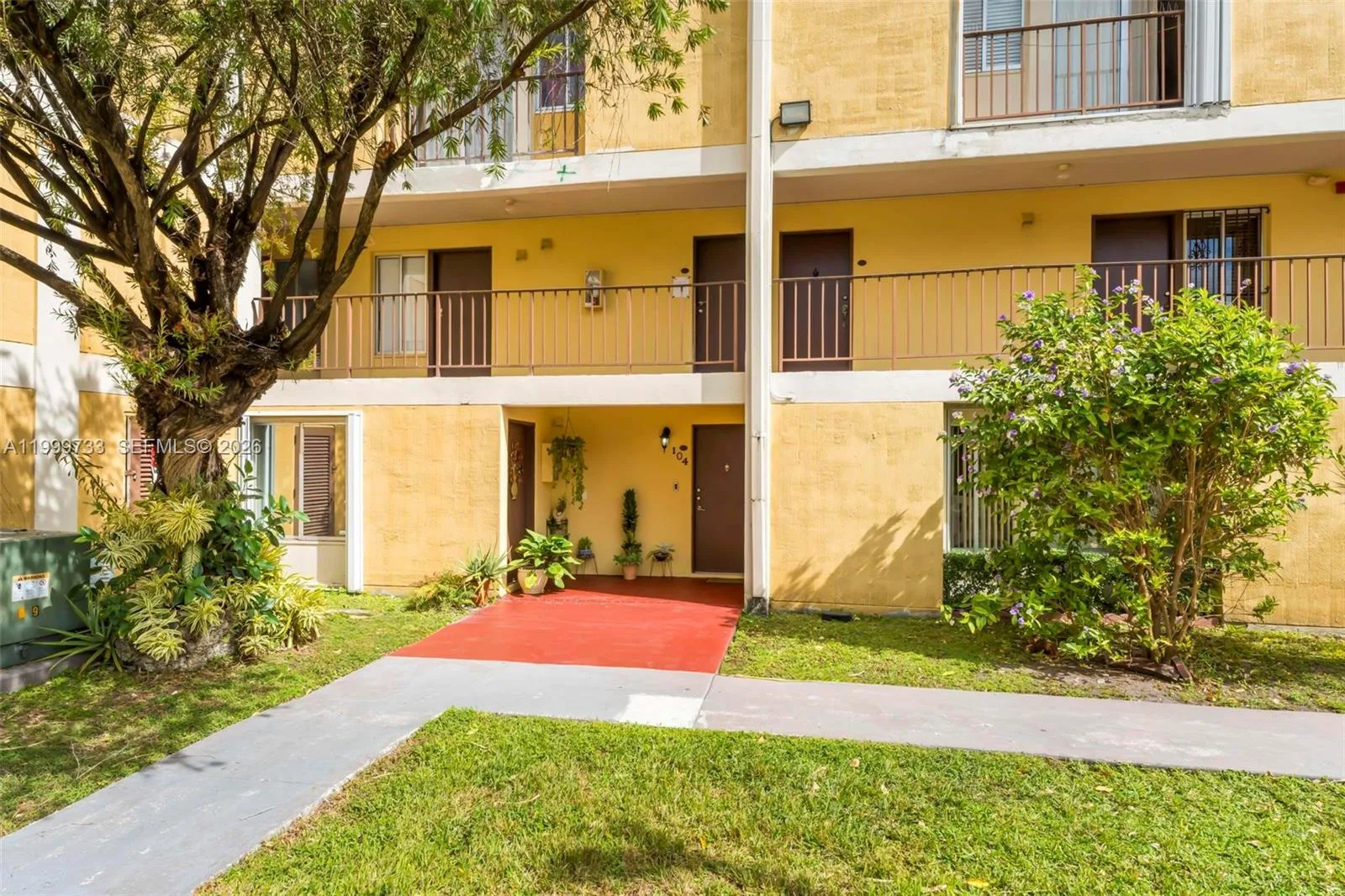 9210 Fontainebleau Blvd # 104, Miami, FL 33172