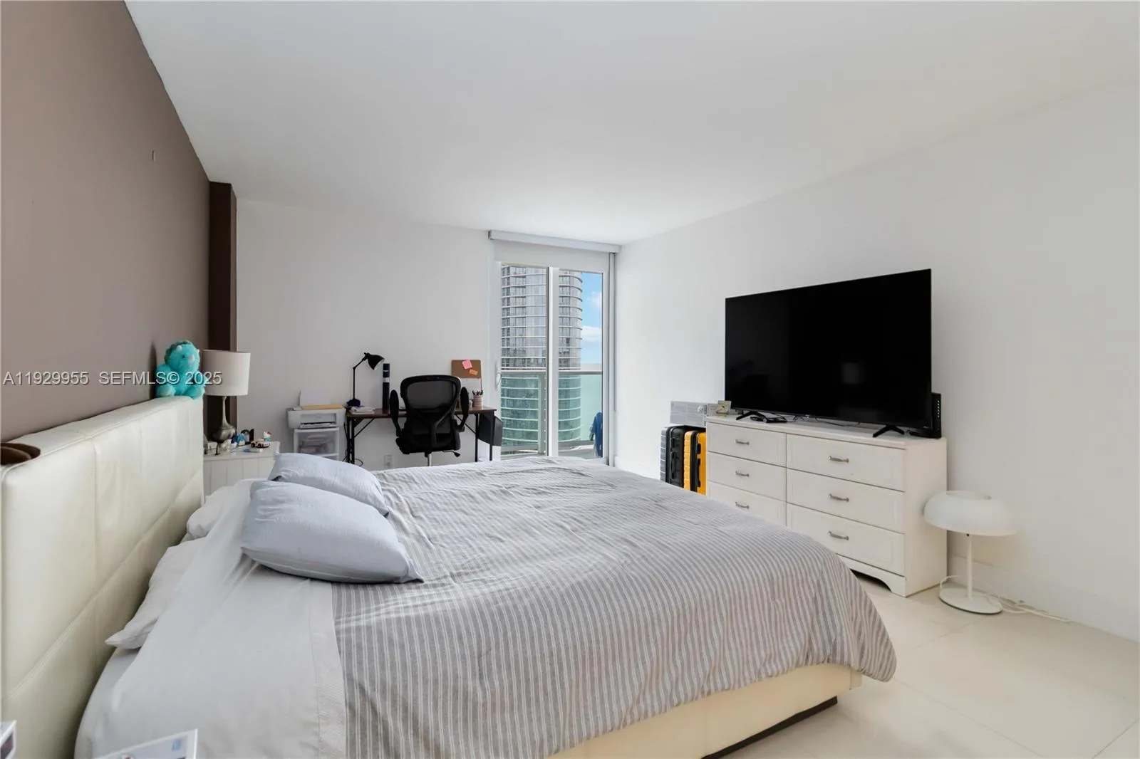 100 Bayview Dr # 2014, Sunny Isles Beach, FL 33160 photo 13