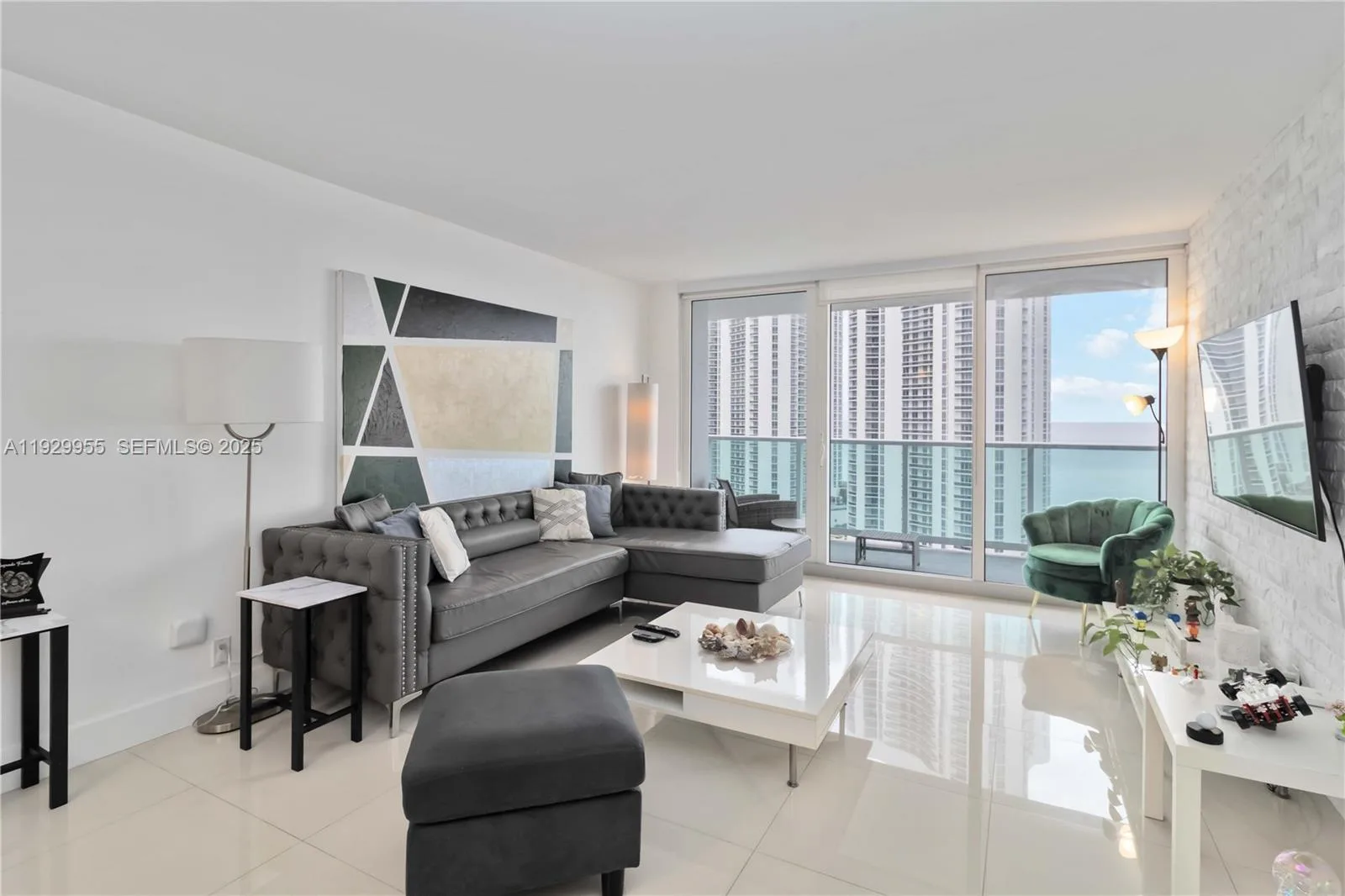 100 Bayview Dr # 2014, Sunny Isles Beach, FL 33160 photo 2