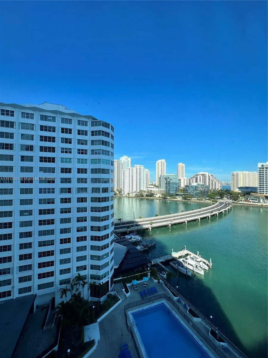 905 Brickell Bay Dr # 1431, Miami, FL 33131