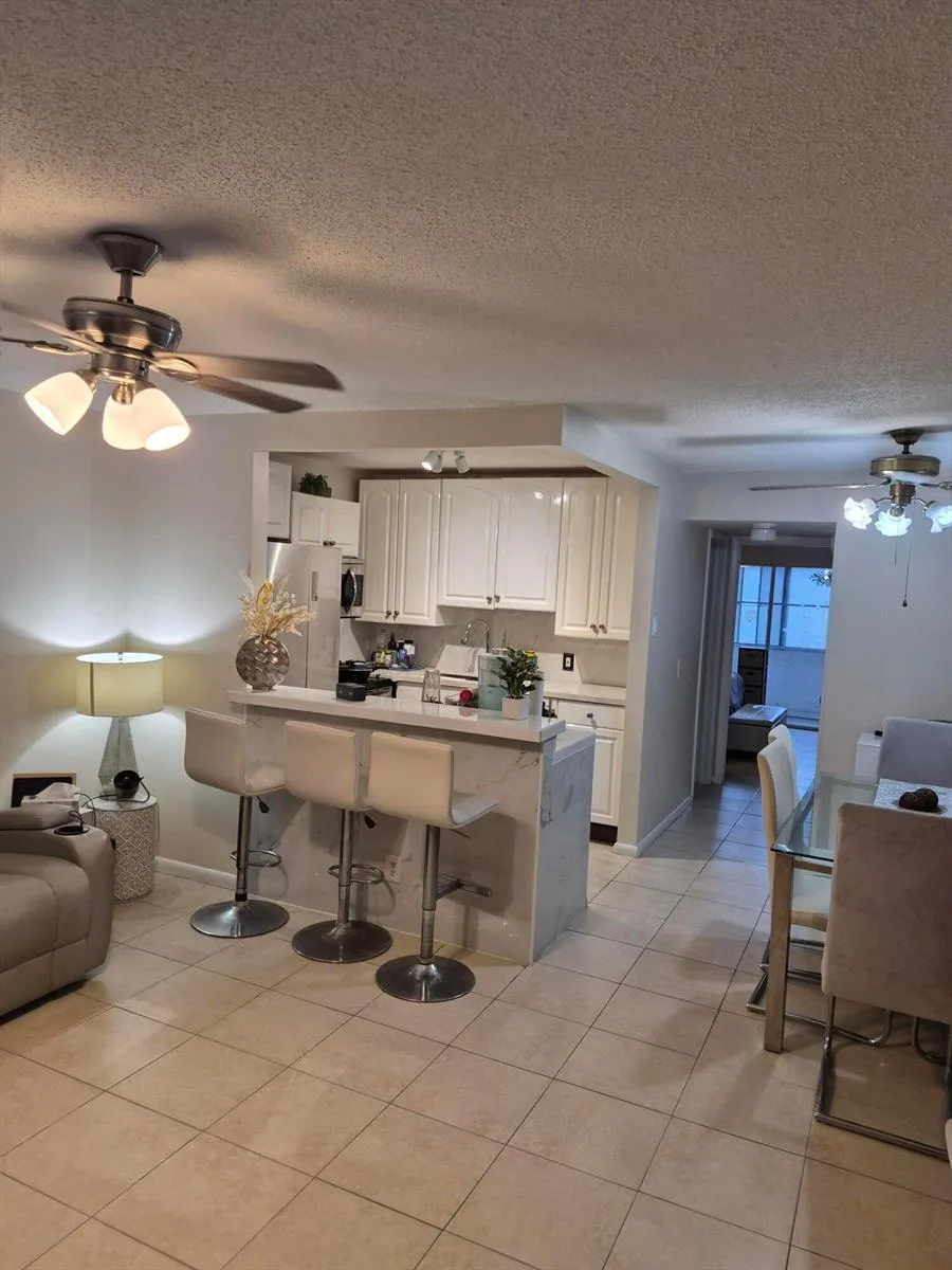 214 Cambridge # I, West Palm Beach, FL 33417 photo 4
