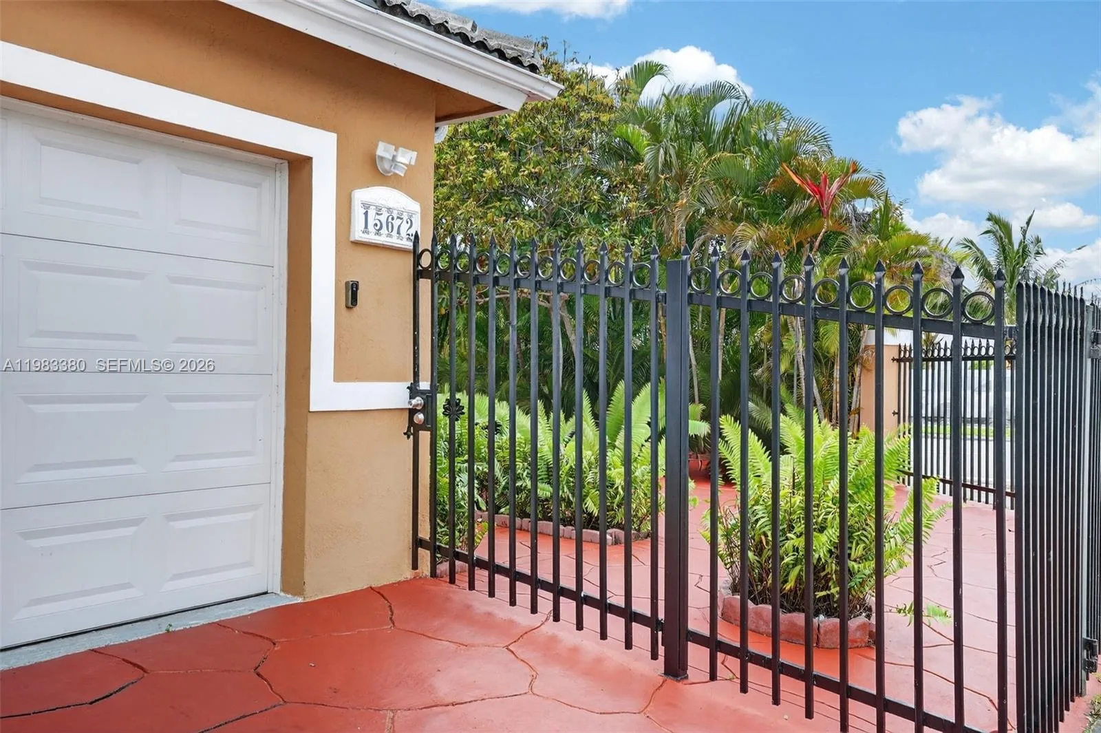 15672 SW 91st Ln, Miami, FL 33196 photo 5