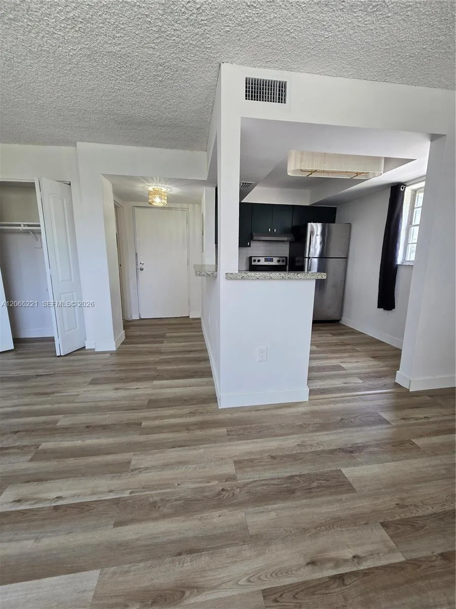 7900 Tatum Waterway Dr # 201, Miami Beach, FL 33141 photo 4