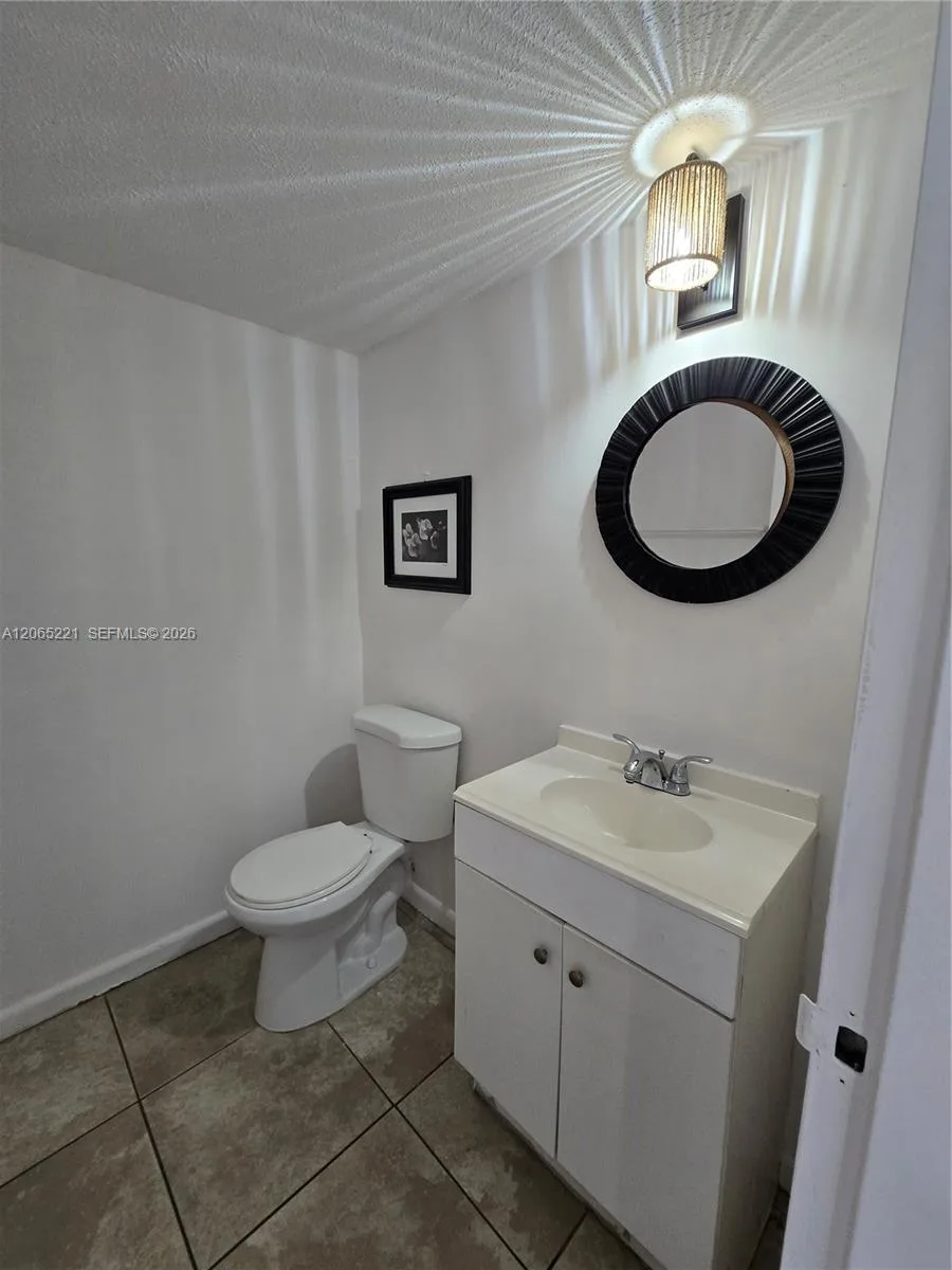 7900 Tatum Waterway Dr # 201, Miami Beach, FL 33141 photo 5