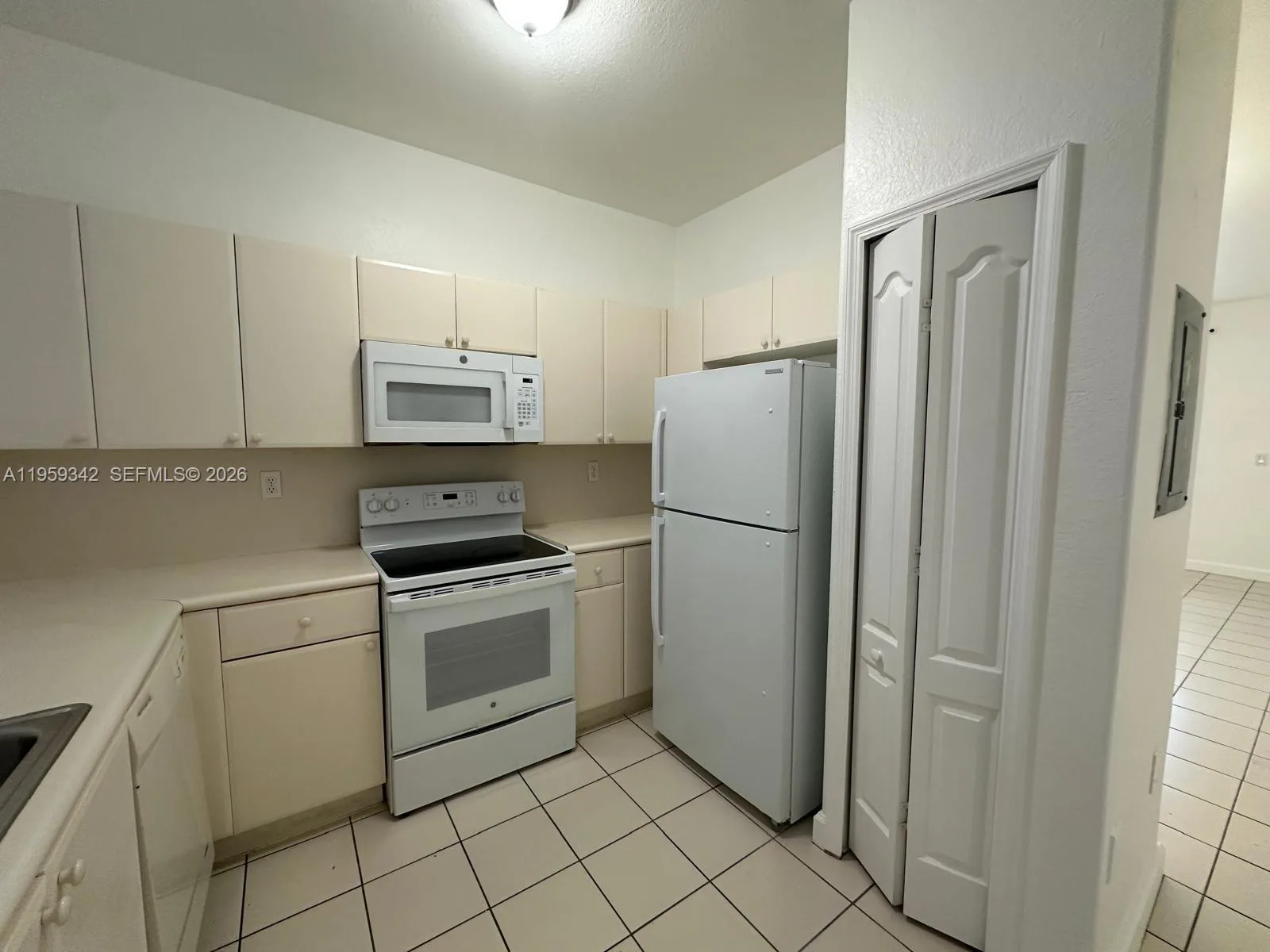 1661 SE 29th Ct # 104, Homestead, FL 33035 photo 5