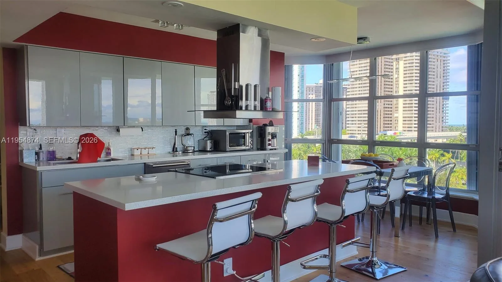 3600 Mystic Pointe Dr # 913, Aventura, FL 33180 photo 2