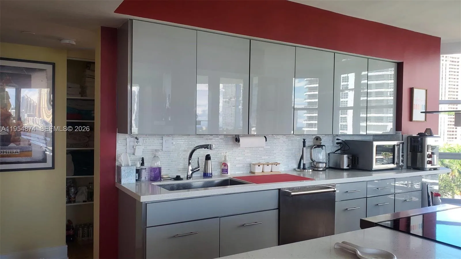 3600 Mystic Pointe Dr # 913, Aventura, FL 33180 photo 3