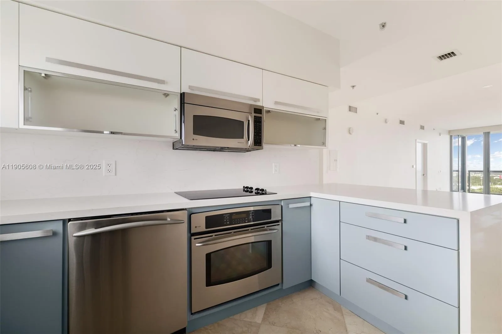 601 NE 36th St # 2304, Miami, FL 33137 photo 4