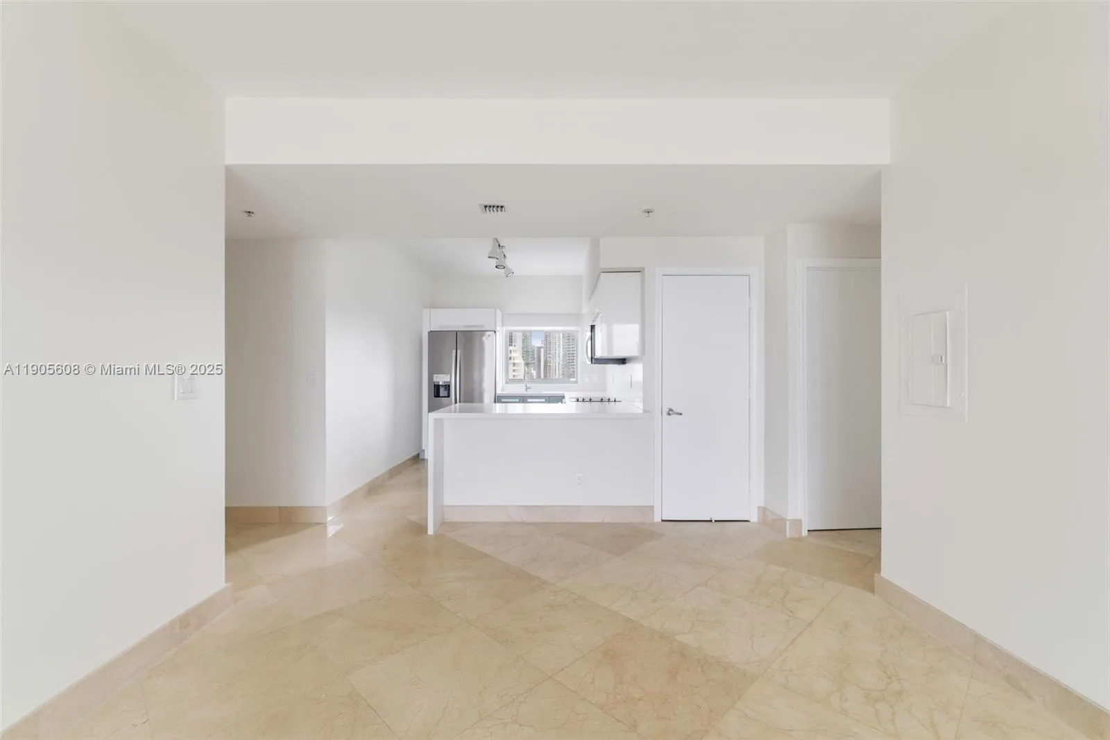 601 NE 36th St # 2304, Miami, FL 33137 photo 8