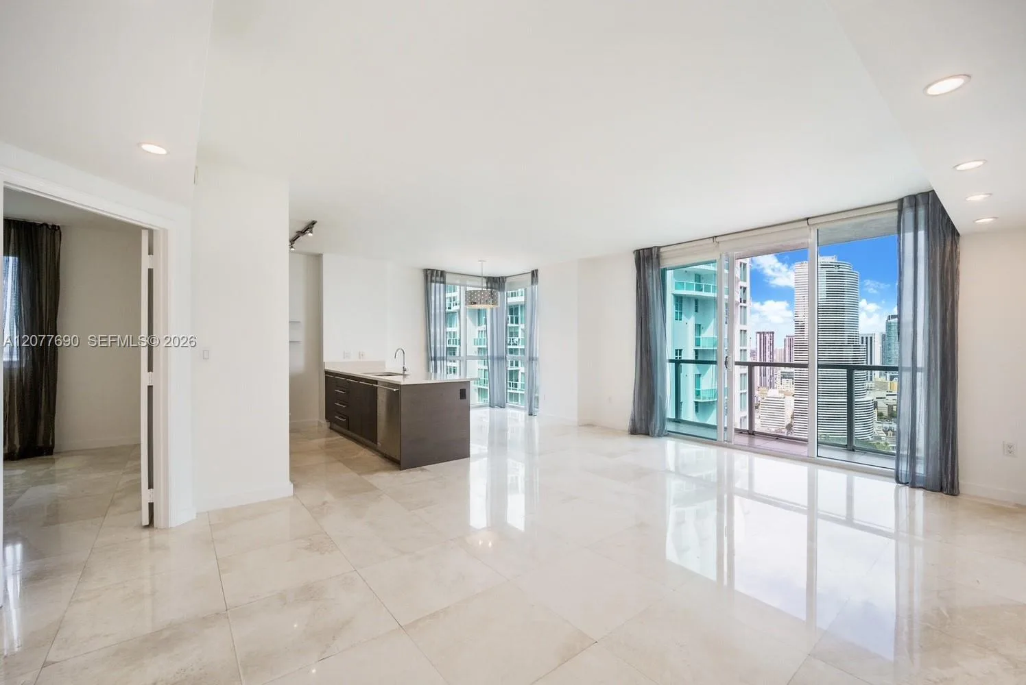 55 SE 6th St # 3901, Miami, FL 33131 photo 2