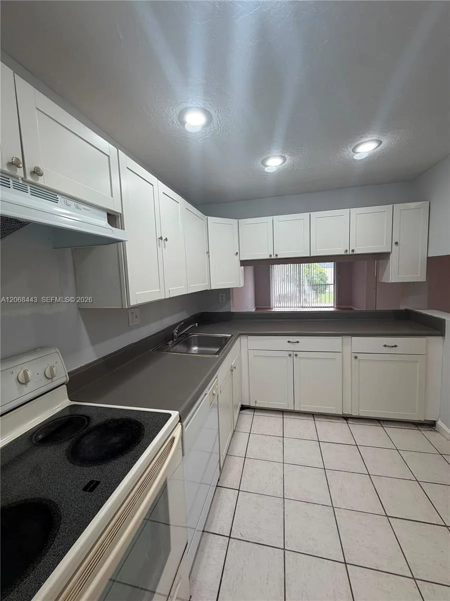 8020 N Colony Cir N # 306, Tamarac, FL 33321