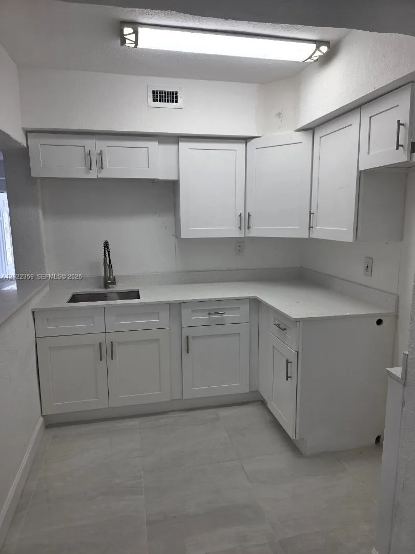 15340 Garfield Dr, Homestead, FL 33033 photo 9
