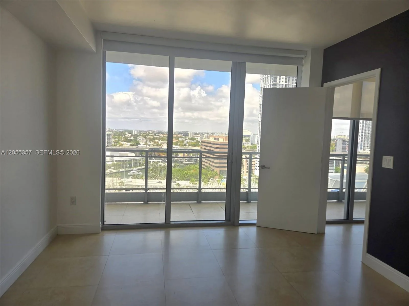 92 SW 3rd St # 1808, Miami, FL 33130 photo 4