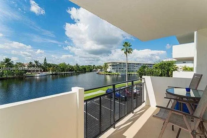 401 Golden Isles Dr # 211, Hallandale Beach, FL 33009