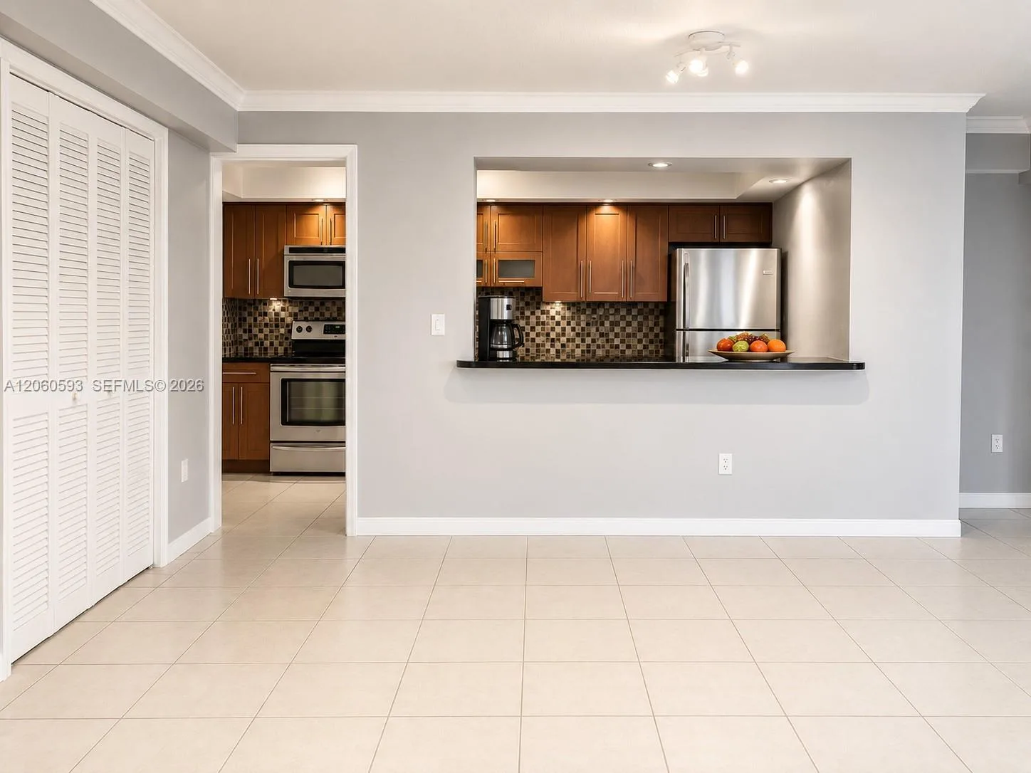 18071 Biscayne Blvd # 302, Aventura, FL 33160 photo 8