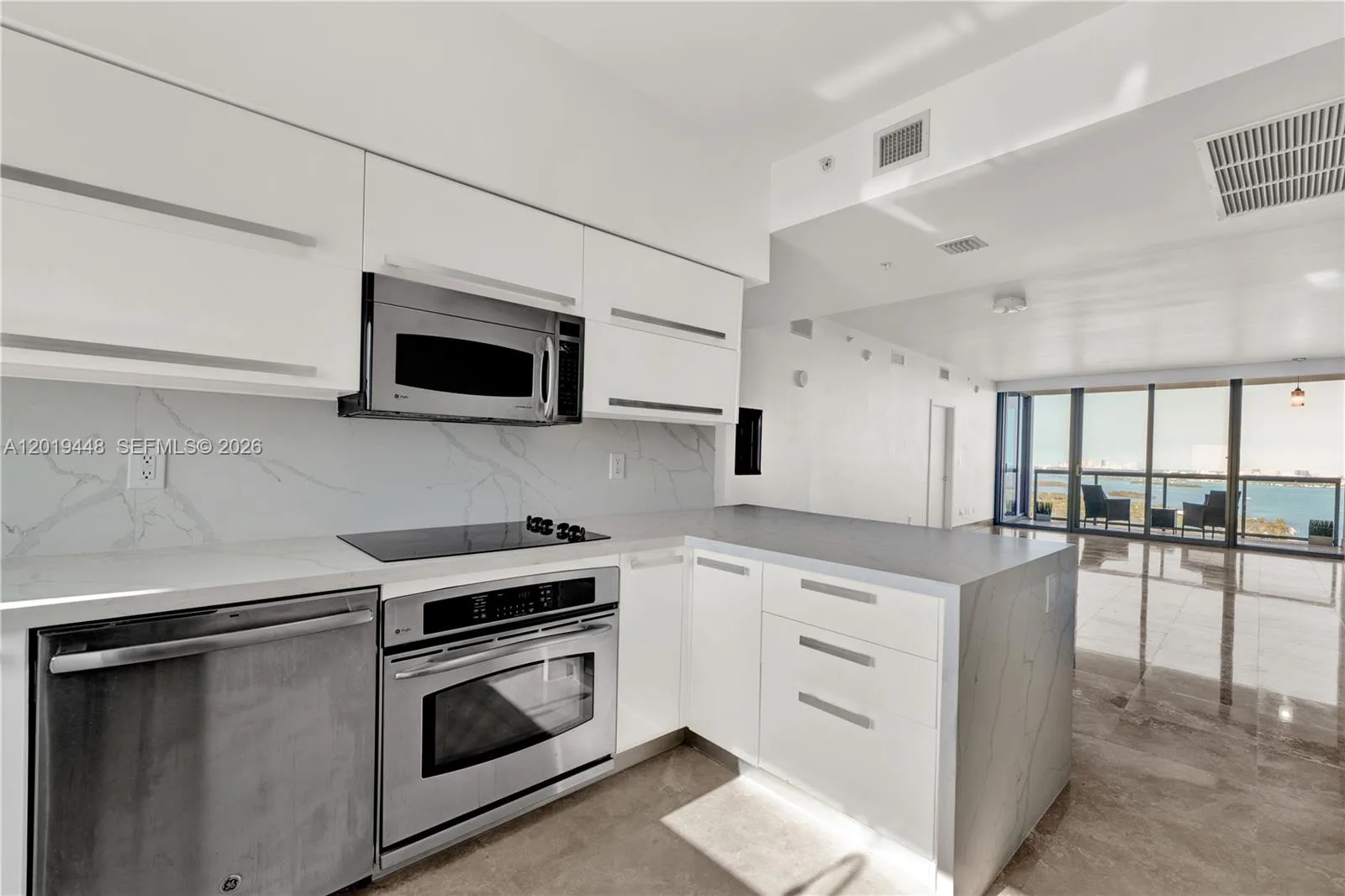 601 NE 36th St # 3010, Miami, FL 33137 photo 9