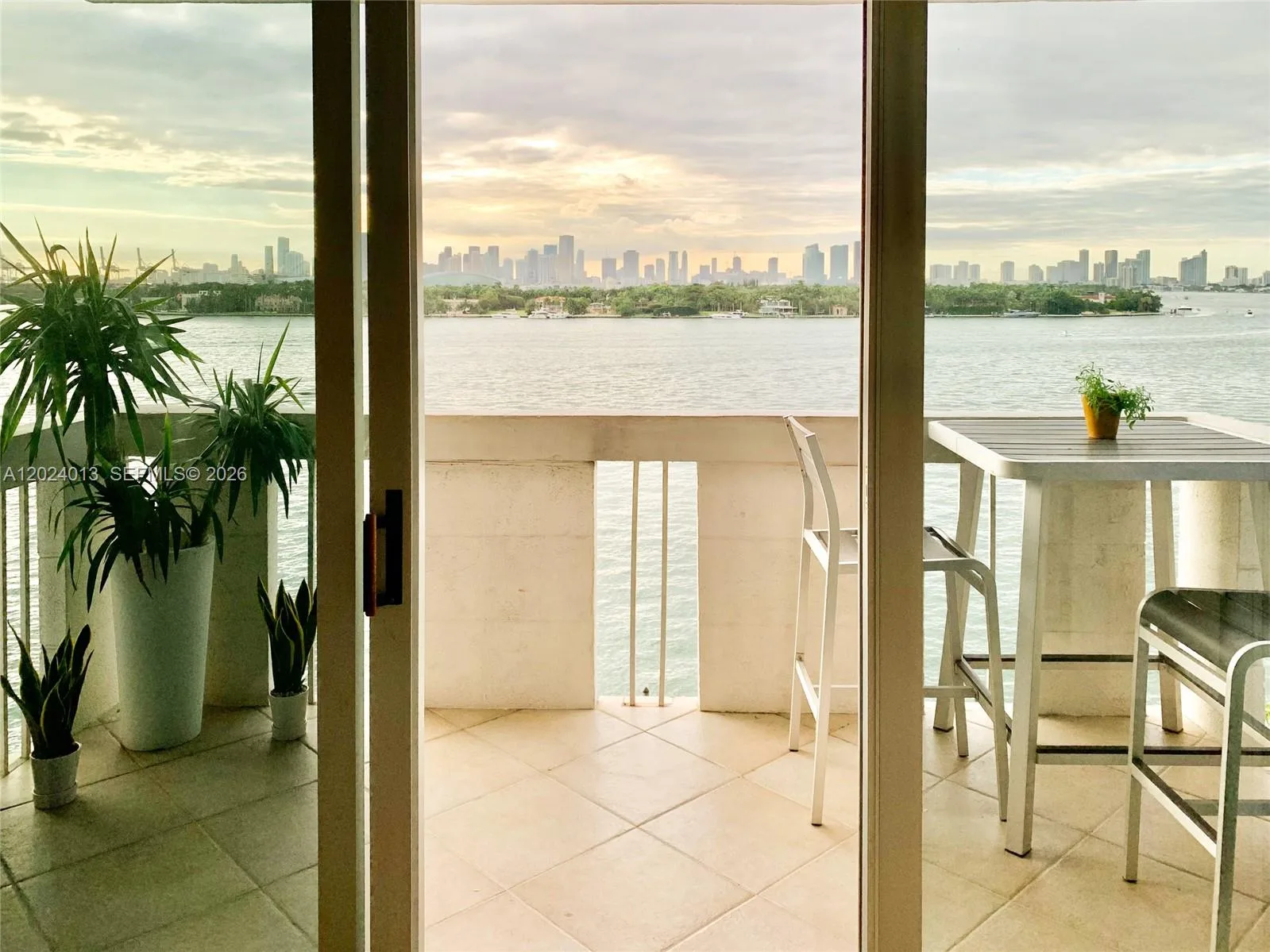 800 West Ave # 823, Miami Beach, FL 33139