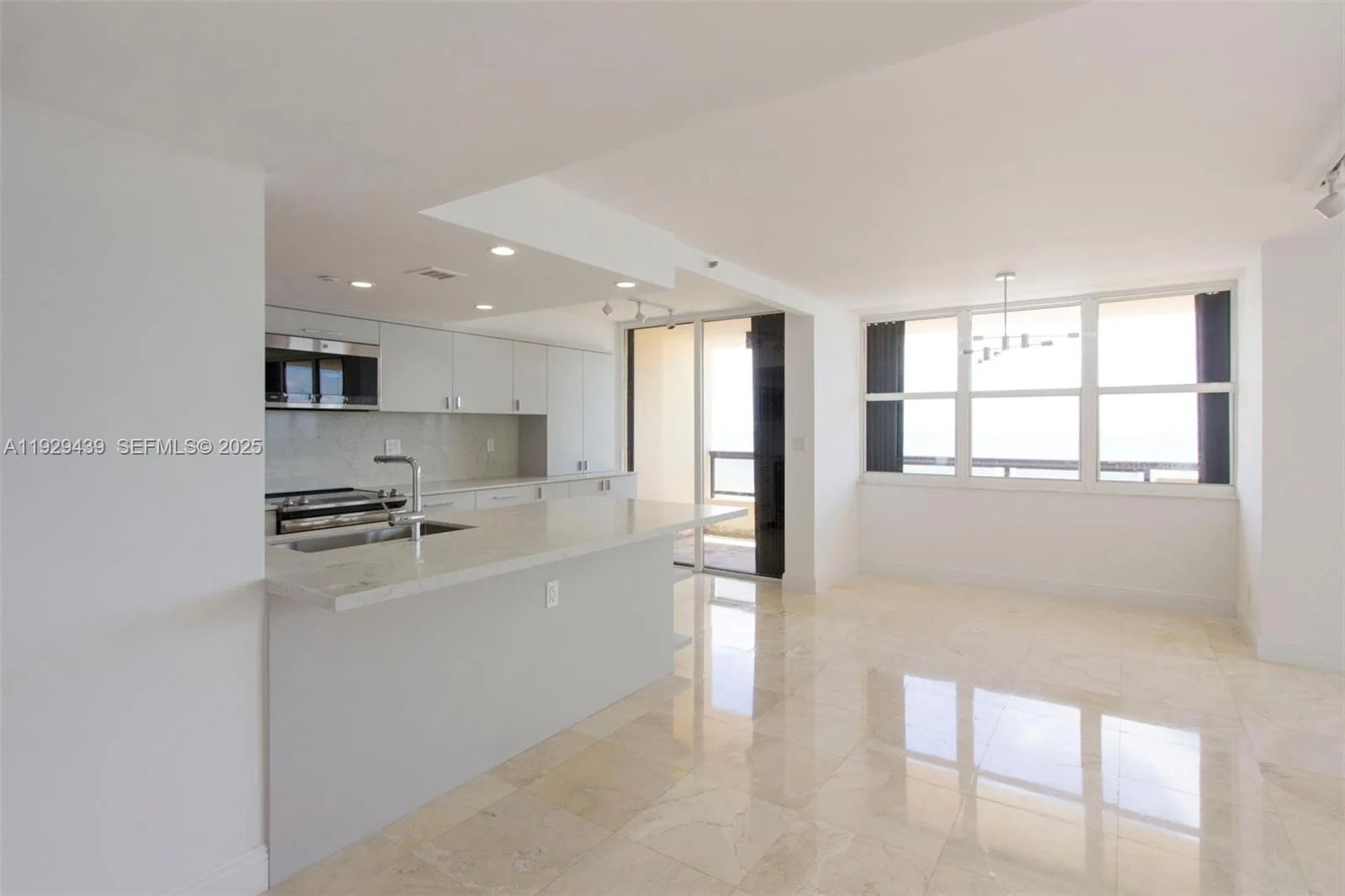 2555 Collins Ave # 911, Miami Beach, FL 33140 photo 2