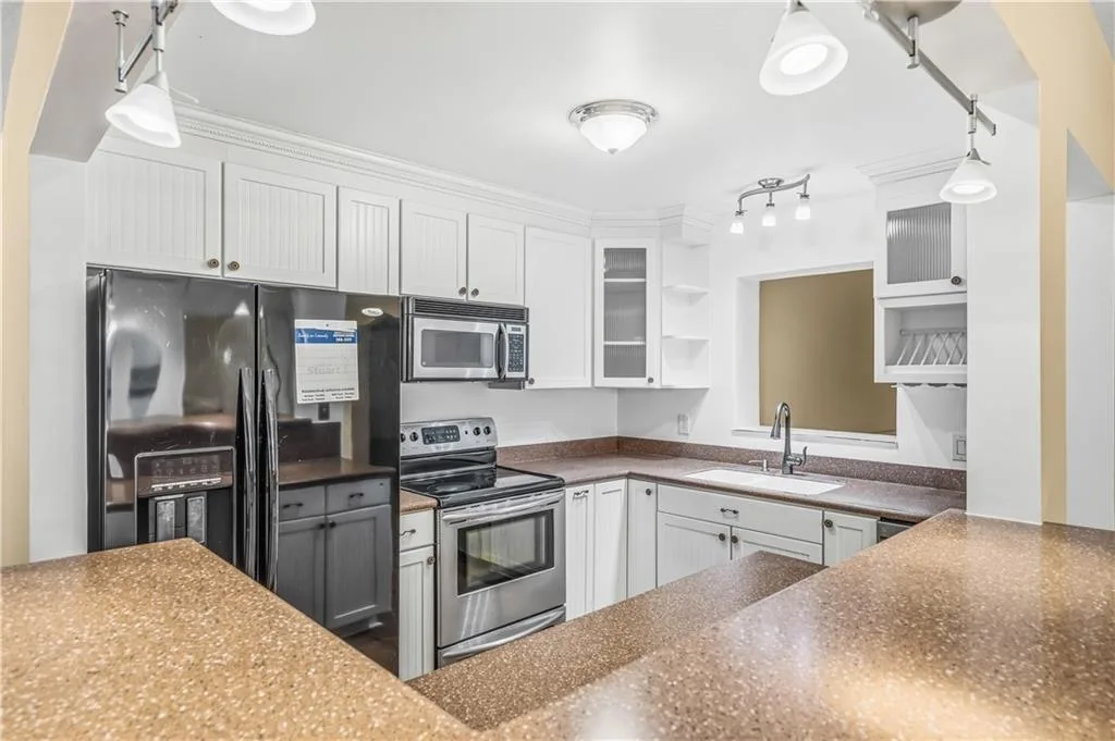 1202 SE Madison Avenue, Stuart, FL 34996 photo 4
