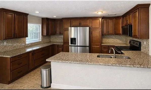 10207 SW 20th Ct, Miramar, FL 33025 photo 2