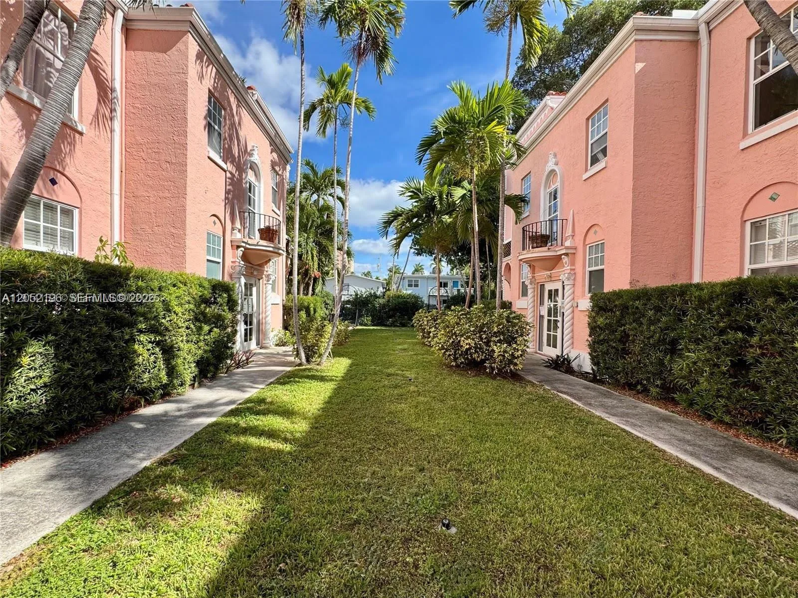 754 Meridian Ave # 15, Miami Beach, FL 33139 photo 2