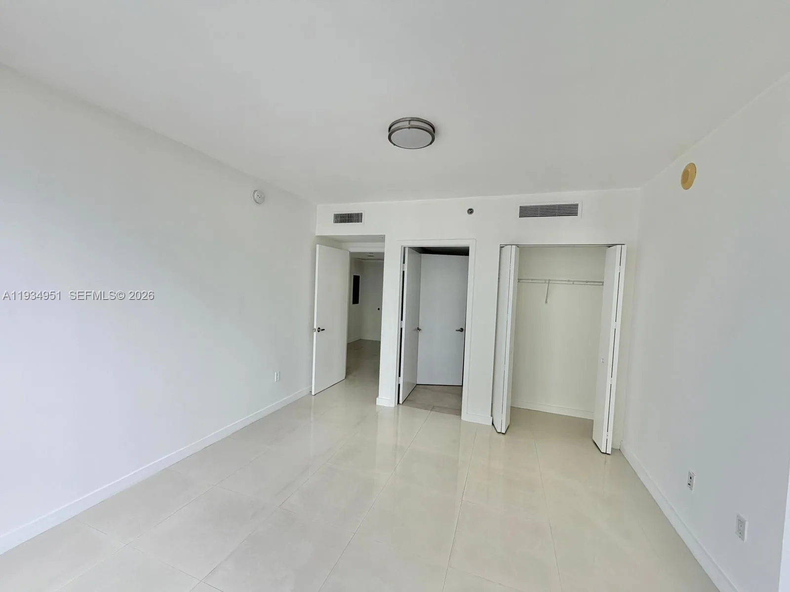 495 Brickell Ave # 2610, Miami, FL 33131 photo 10