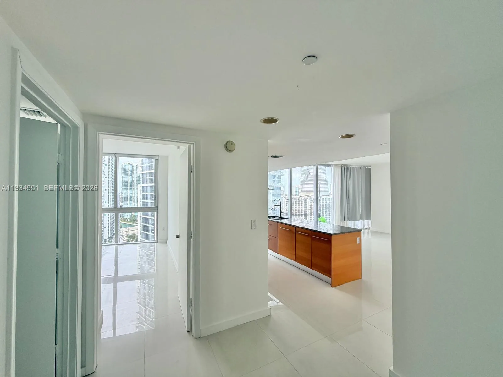 495 Brickell Ave # 2610, Miami, FL 33131 photo 12