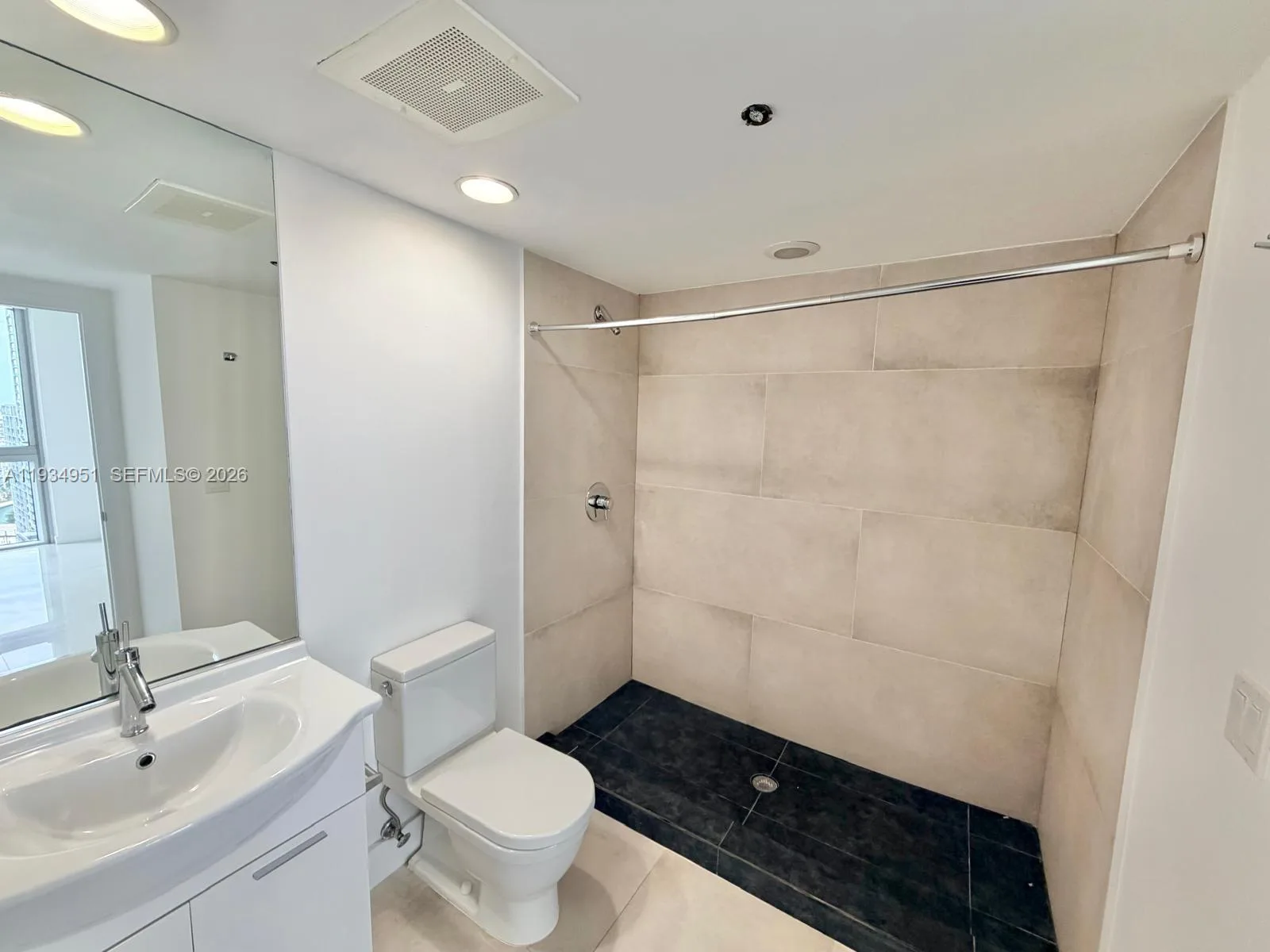 495 Brickell Ave # 2610, Miami, FL 33131 photo 13