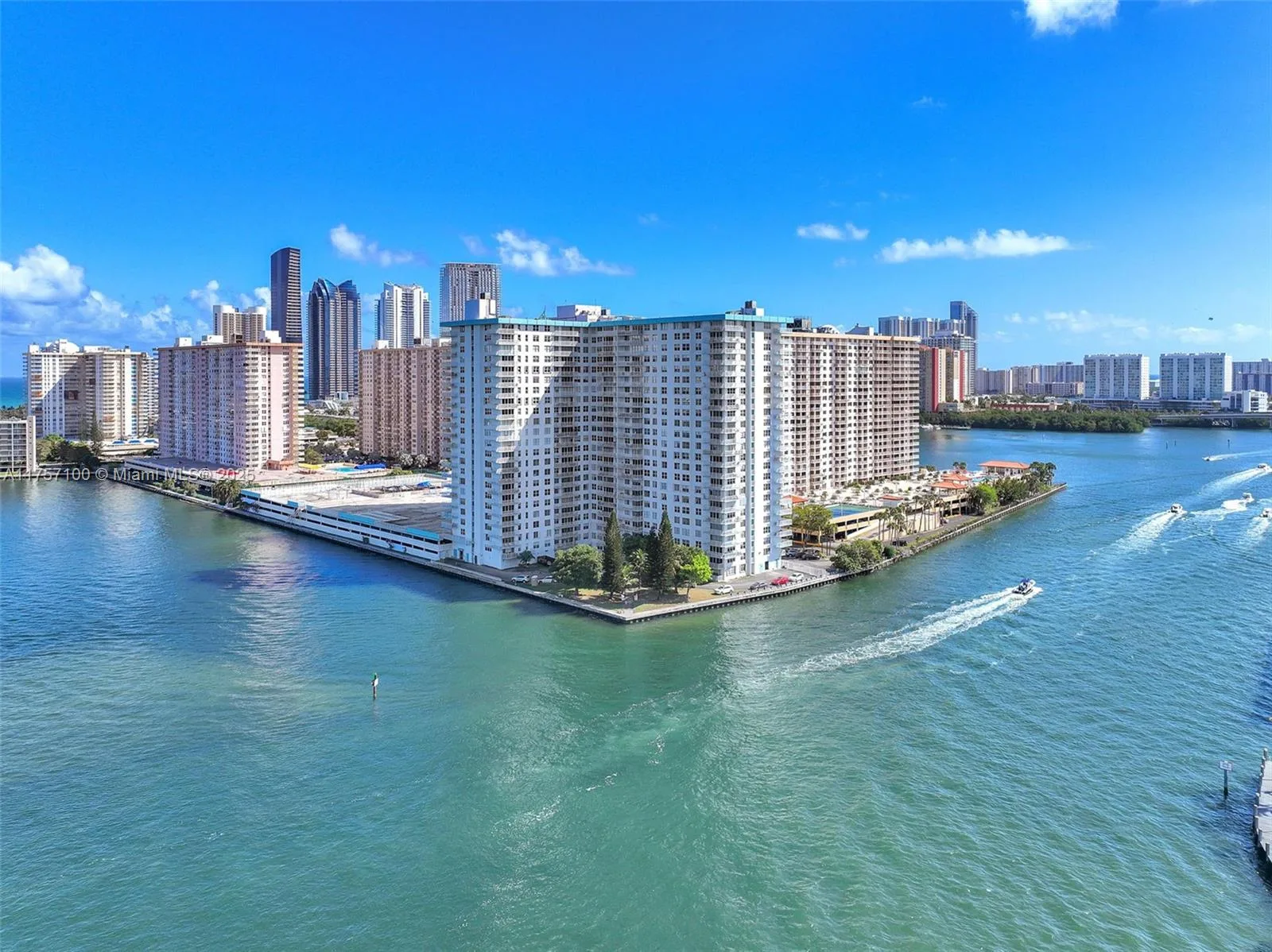 301 174th St. # 919, Sunny Isles Beach, FL 33160 photo 2