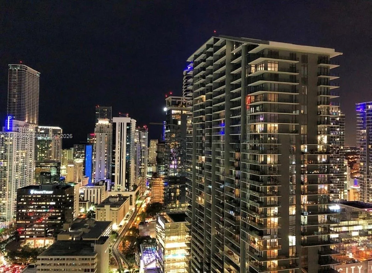 31 SE 5th St # 1402, Miami, FL 33131