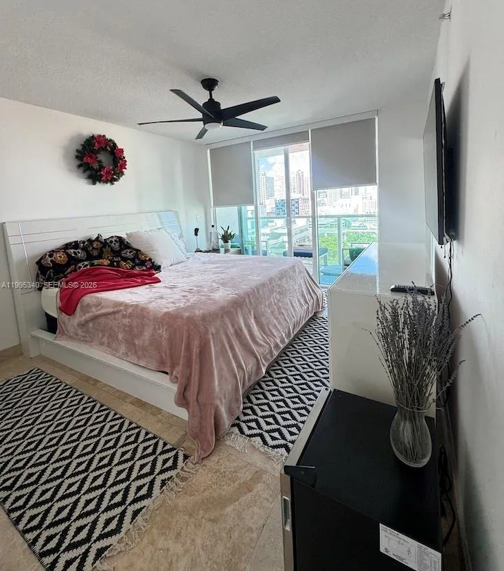 31 SE 5th St # 1402, Miami, FL 33131 photo 10