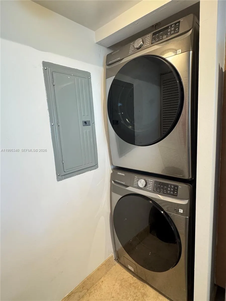 31 SE 5th St # 1402, Miami, FL 33131 photo 9