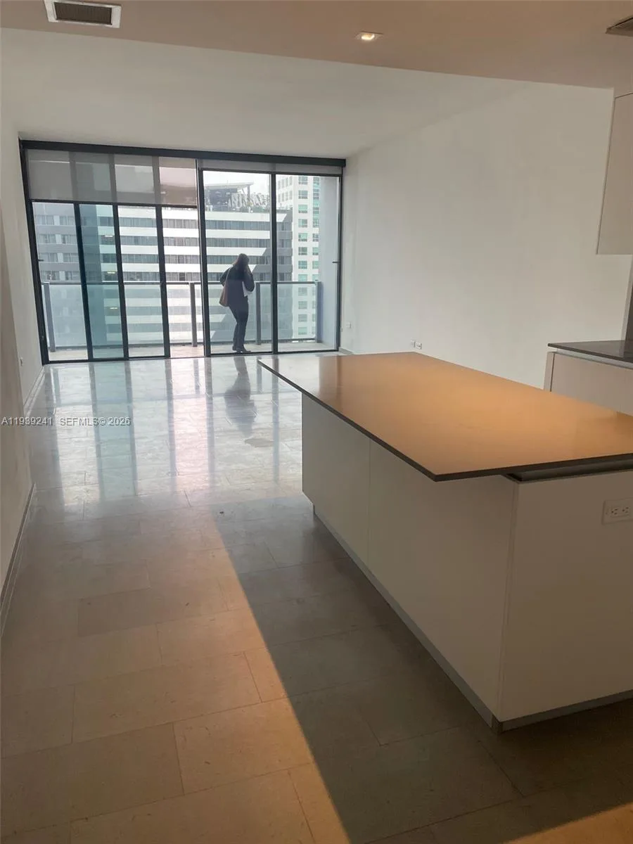 88 SW 7th St # 1608, Miami, FL 33130 photo 3