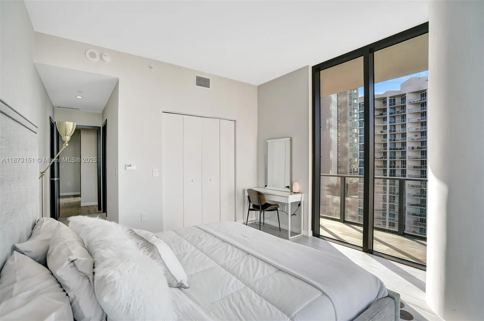 480 NE 31st St # 1401, Miami, FL 33137 photo 12