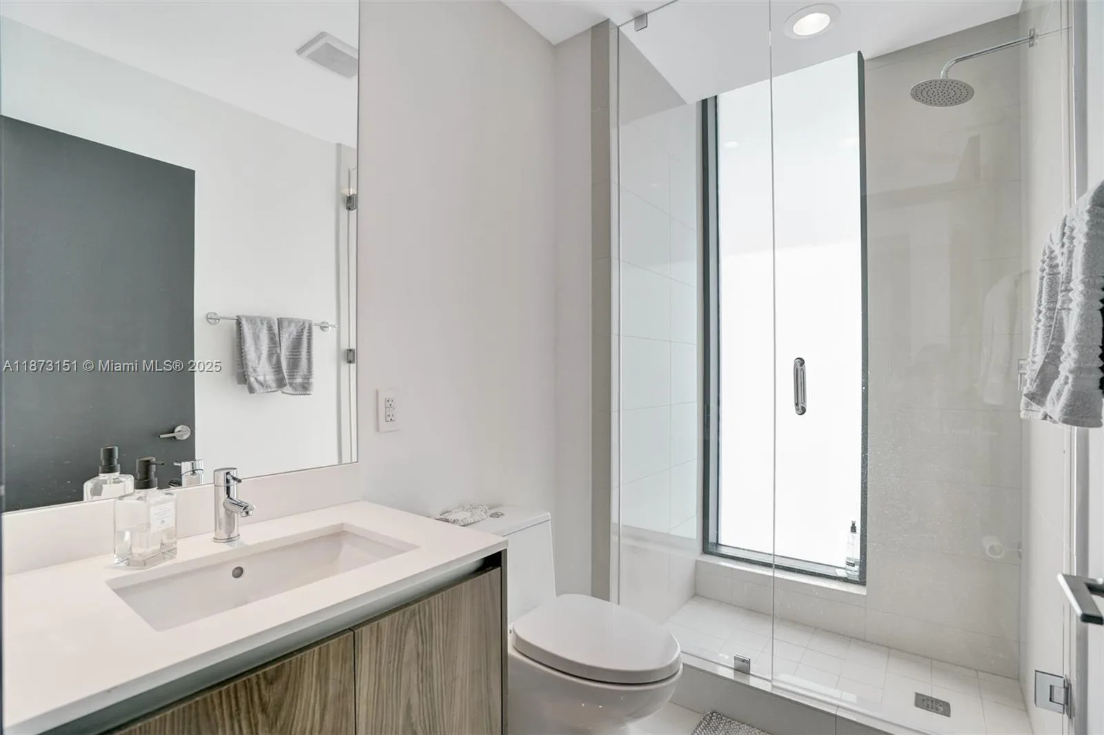 480 NE 31st St # 1401, Miami, FL 33137 photo 13