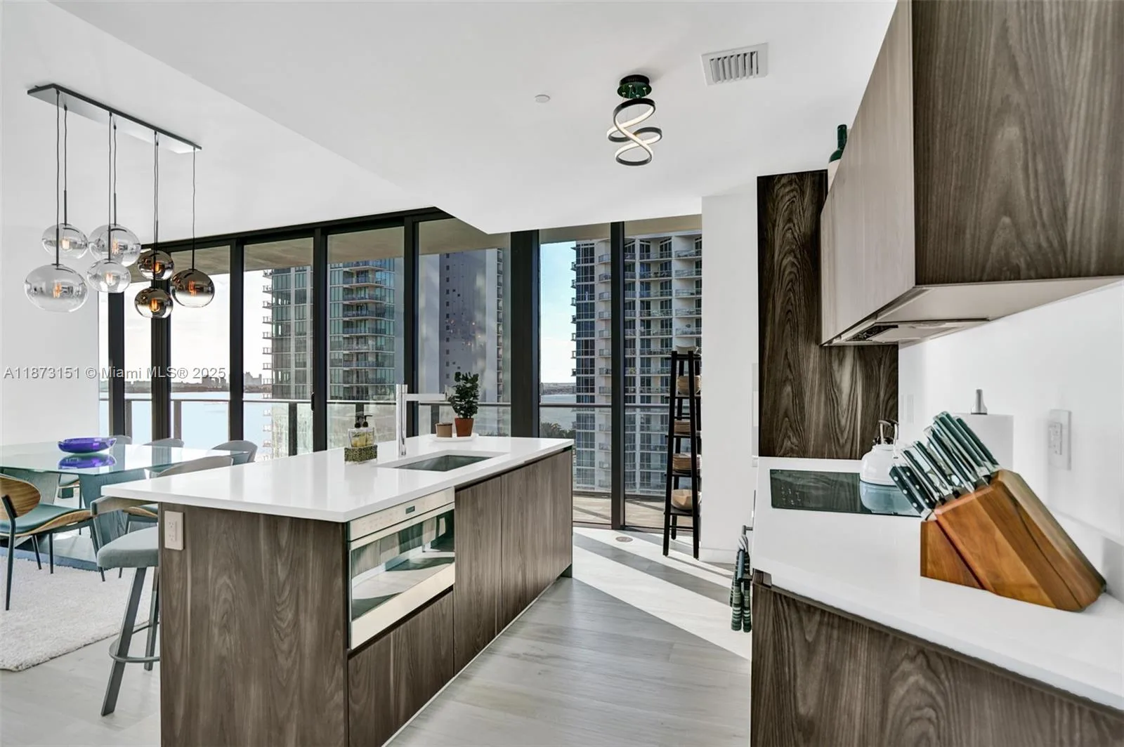 480 NE 31st St # 1401, Miami, FL 33137 photo 5