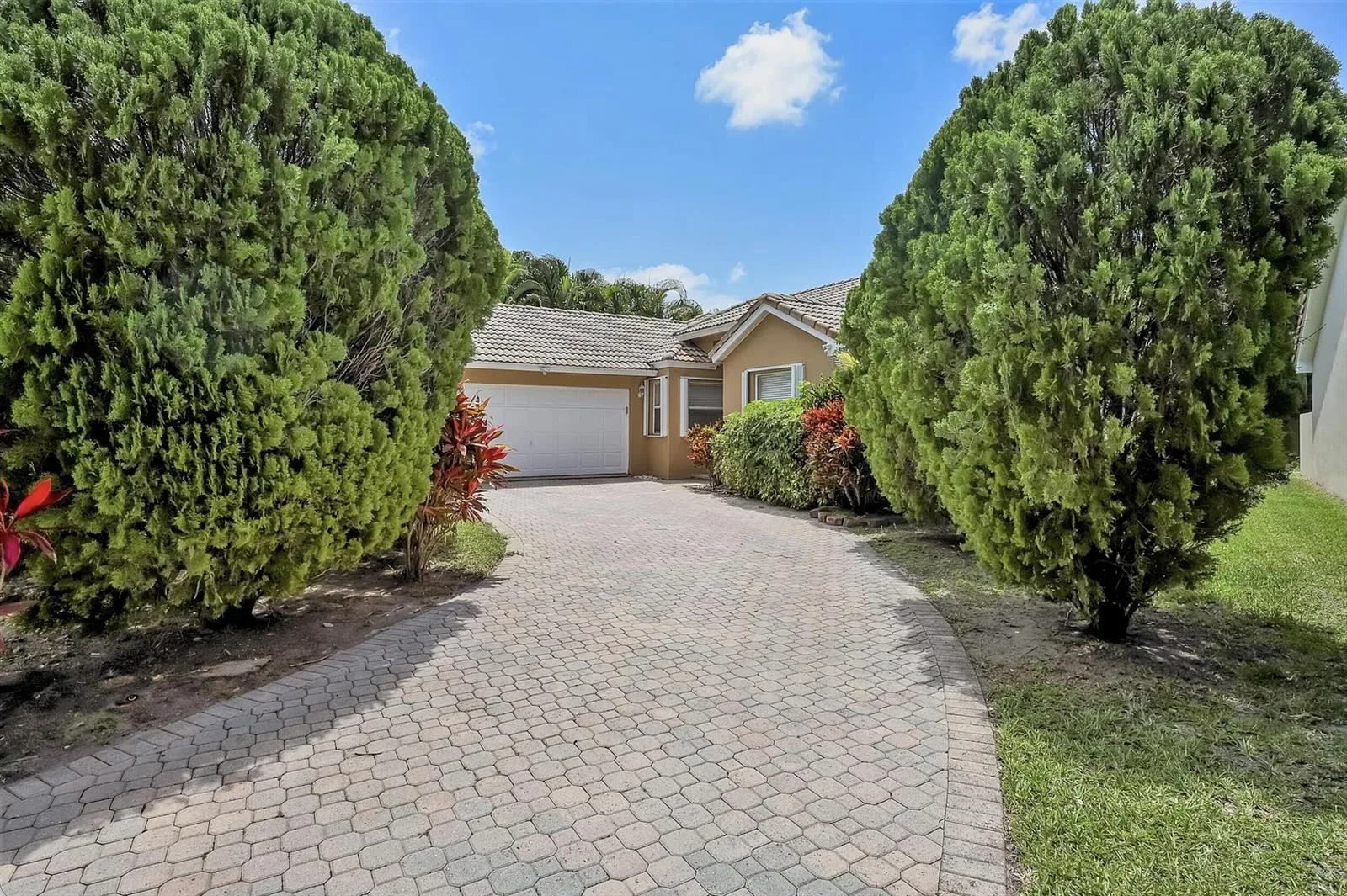 13284 Majestic Pine Court, Delray Beach, FL 33484