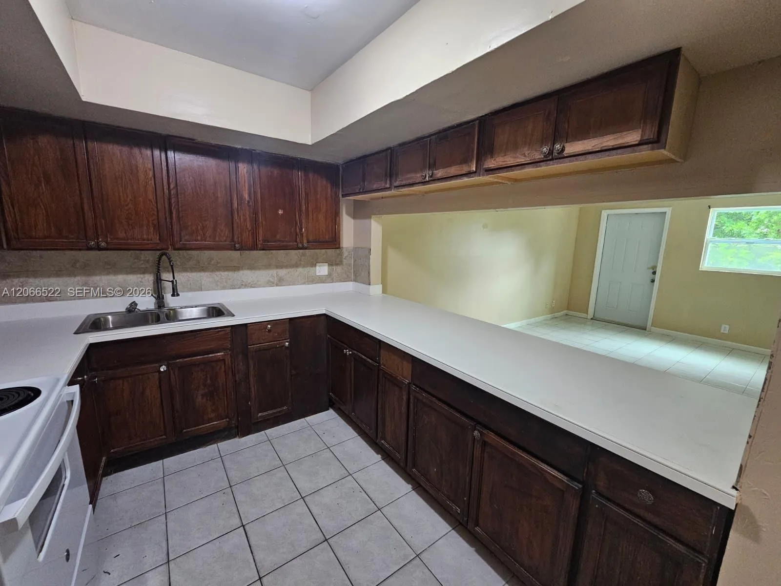 954 SW 74th Ave, North Lauderdale, FL 33068 photo 5
