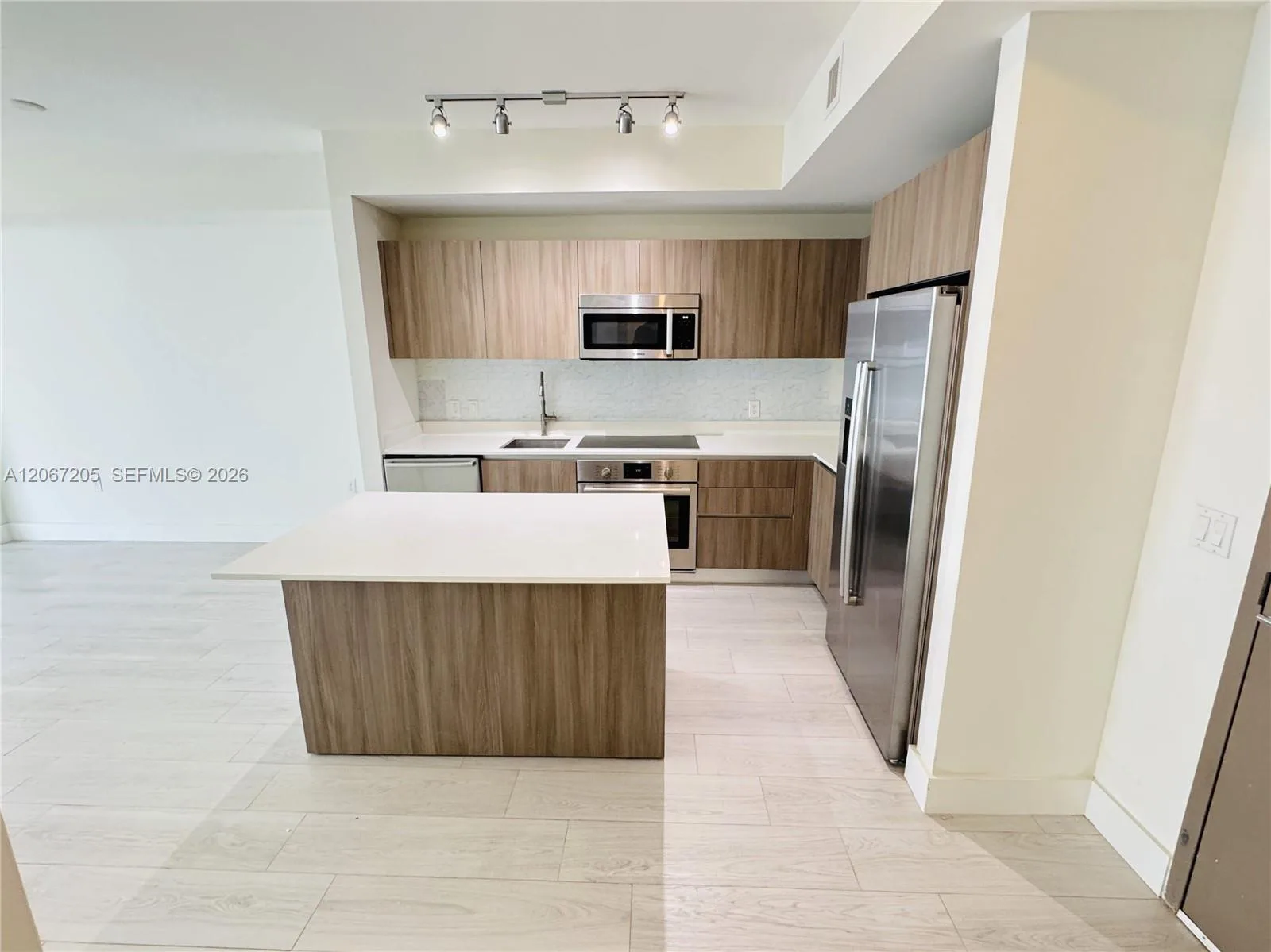 201 SW 17th Rd # 603, Miami, FL 33129 photo 3