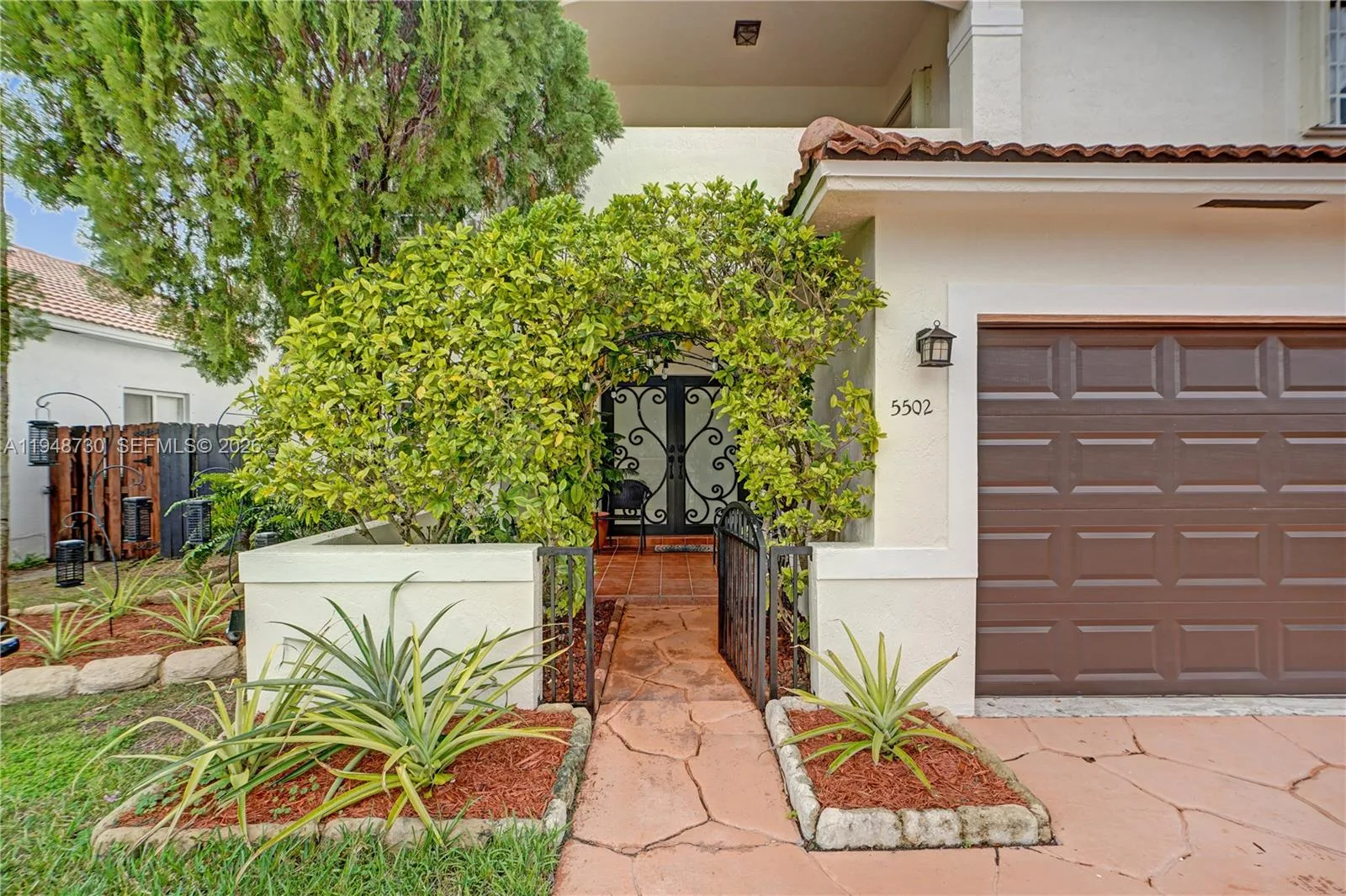5502 SW 162nd Pl, Miami, FL 33185 photo 4